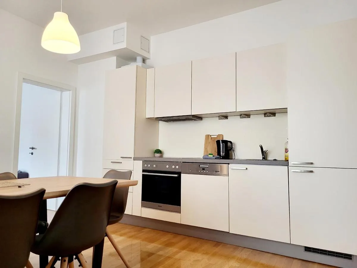 Floridsdorfer Apartment - Free Highspeed-Internet Viena 0*,